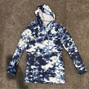 Latched Mama Blue Tie Dye Nursing Sweatshirt Hoodie Size Large